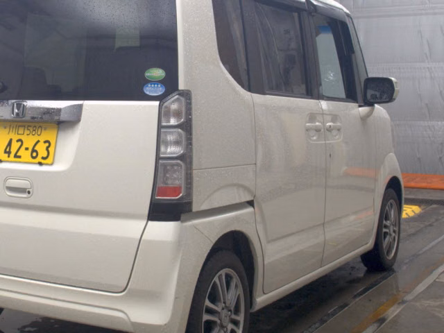 HONDA N-BOX