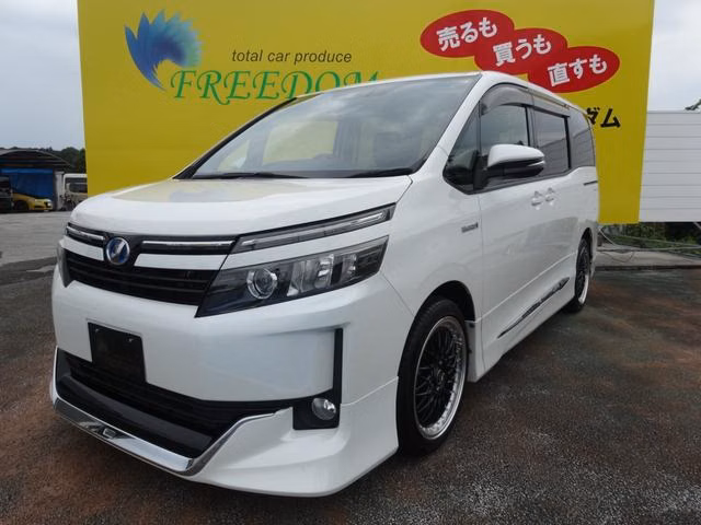 TOYOTA VOXY