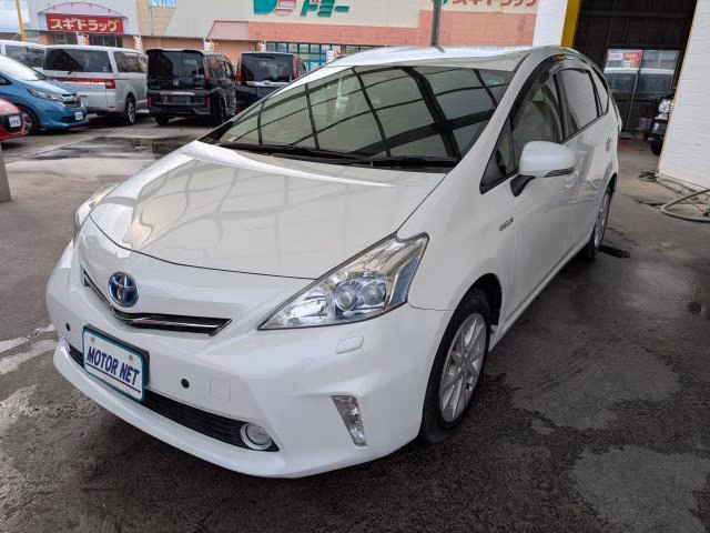 TOYOTA PRIUS ALPHA