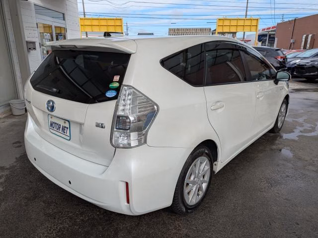 TOYOTA PRIUS ALPHA