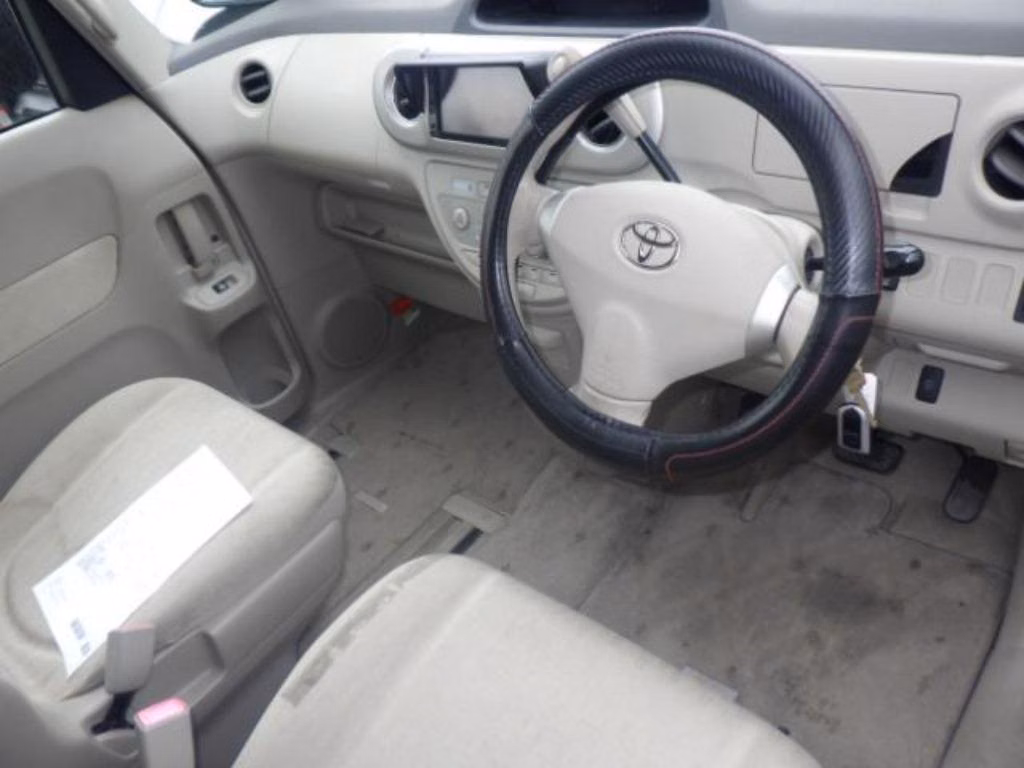 TOYOTA PORTE