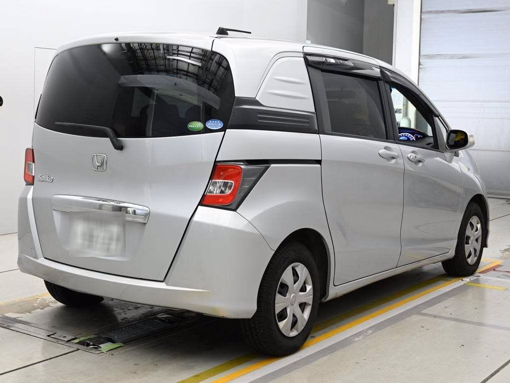HONDA FREED SPIKE