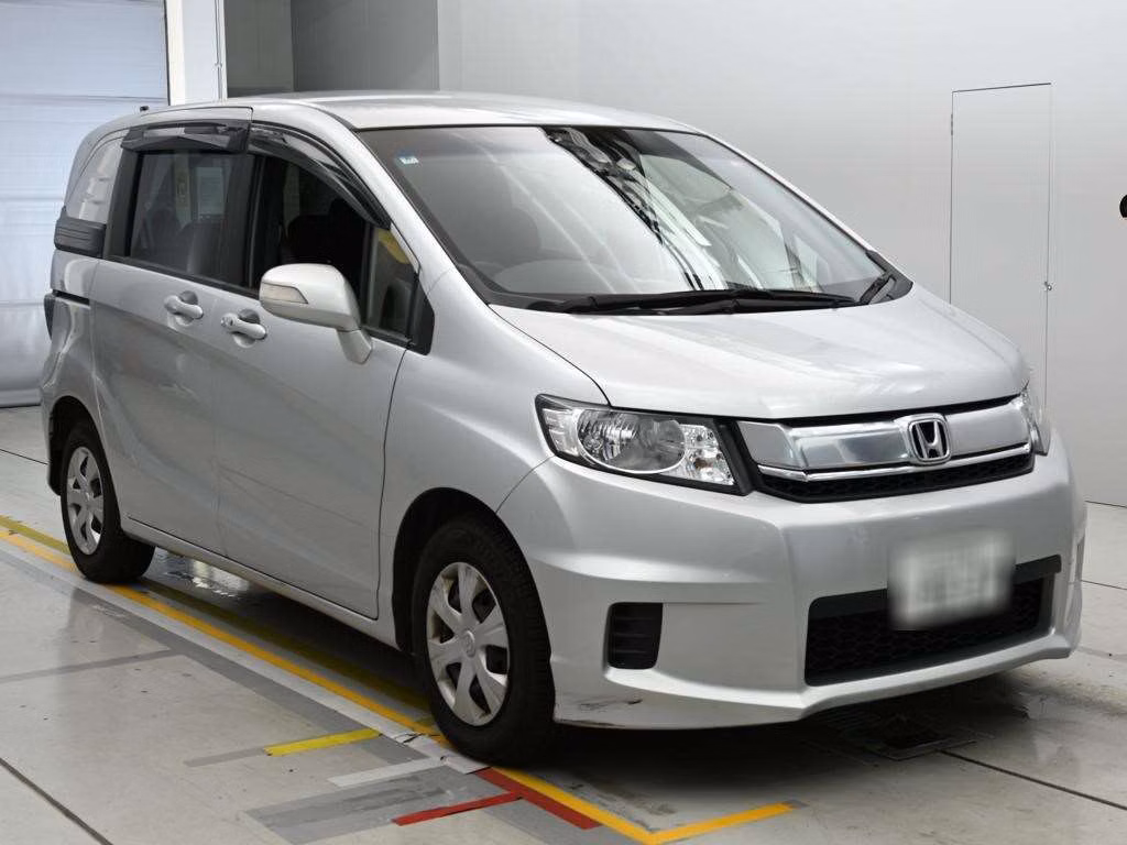 HONDA FREED SPIKE
