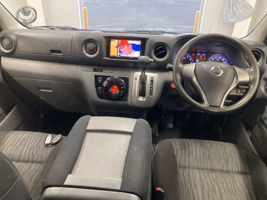 NISSAN NV350 CARAVAN