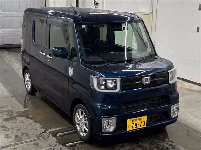 DAIHATSU WAKE