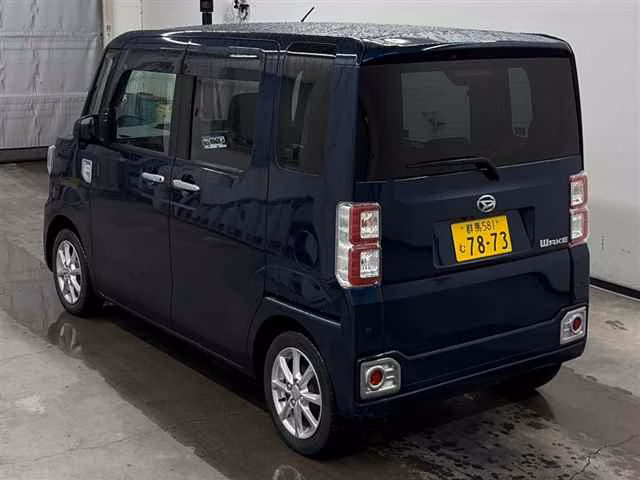 DAIHATSU WAKE