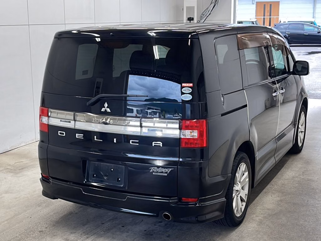 MITSUBISHI DELICA D:5