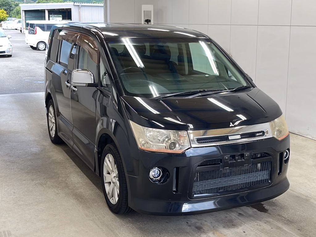 MITSUBISHI DELICA D:5