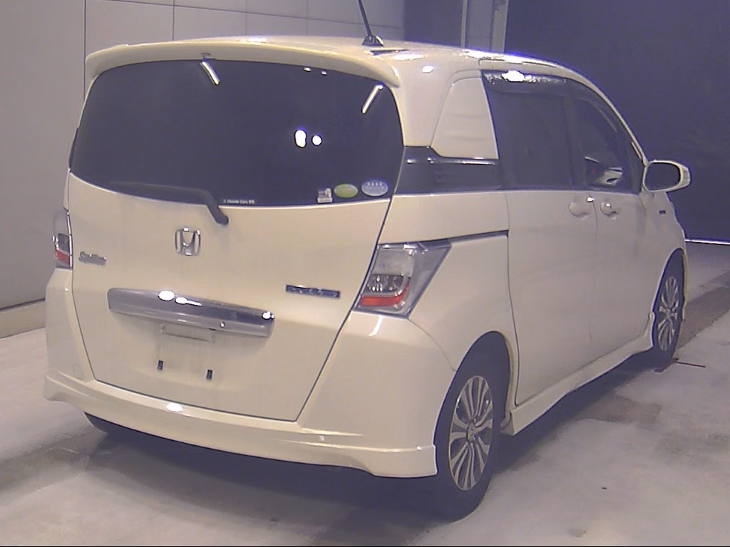 HONDA FREED SPIKE