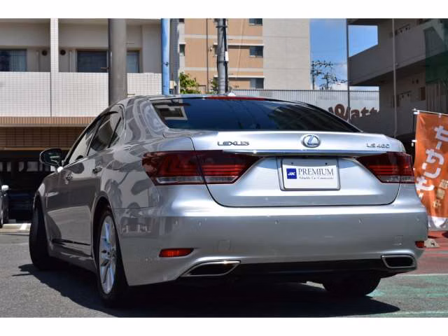Lexus LS460