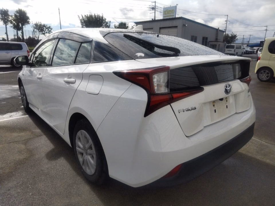 TOYOTA PRIUS