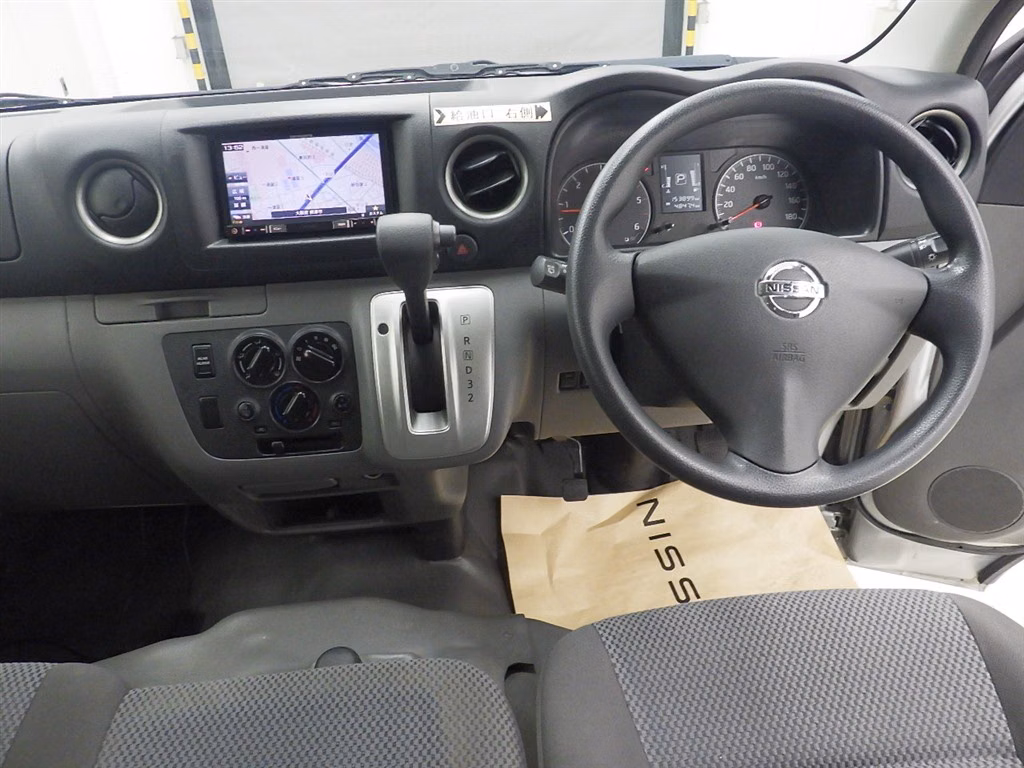 NISSAN NV350 CARAVAN