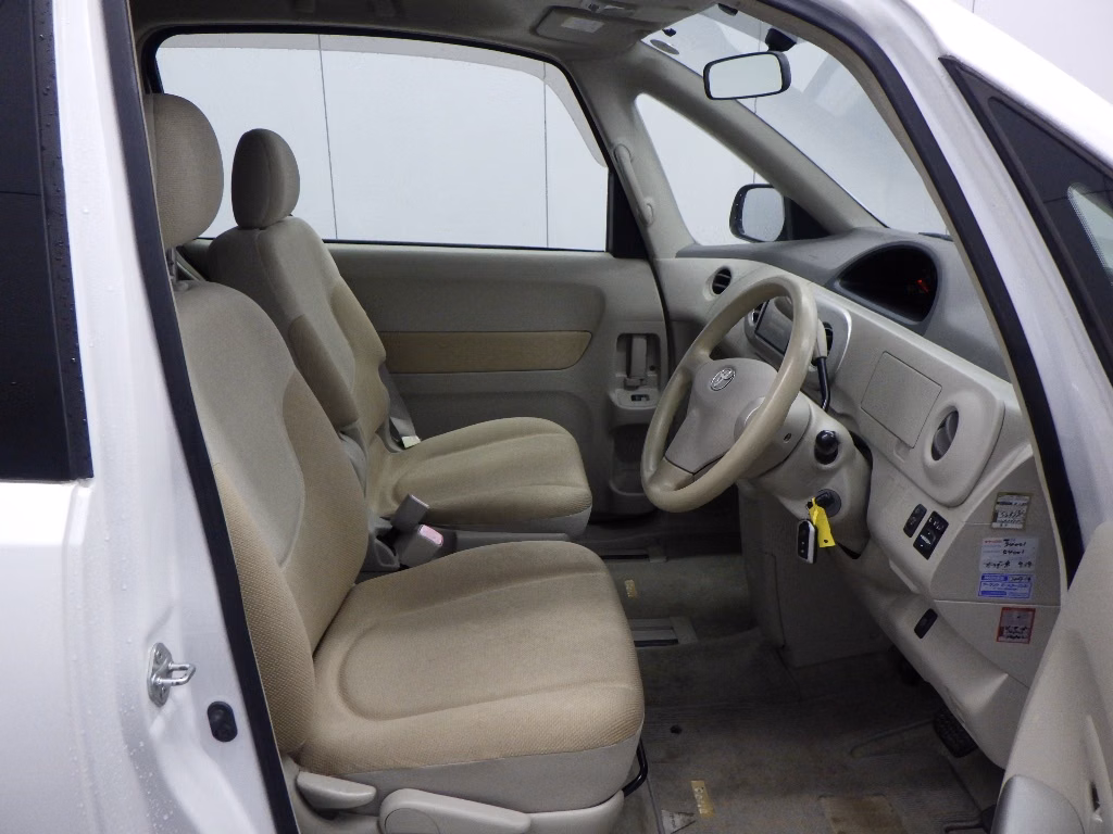 TOYOTA PORTE