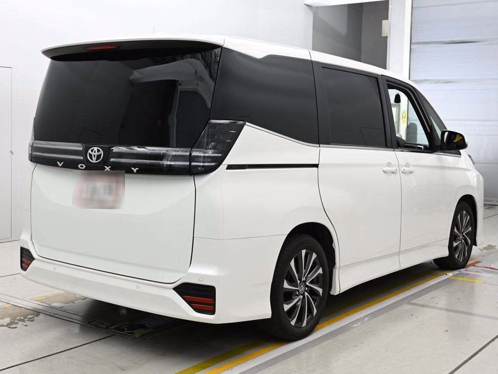 TOYOTA VOXY