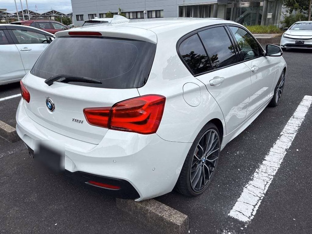 BMW 1-SERIES