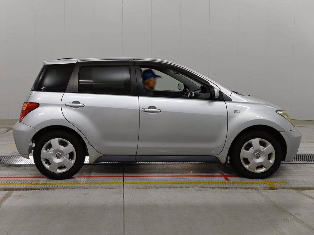 TOYOTA IST