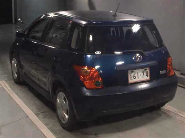 TOYOTA IST