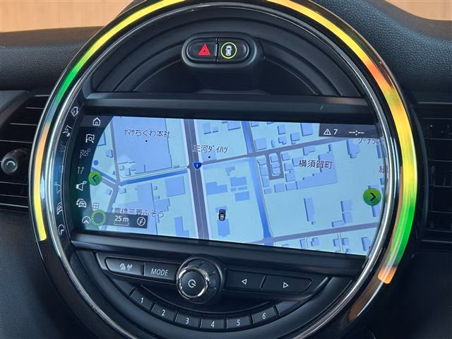 MINI HATCH