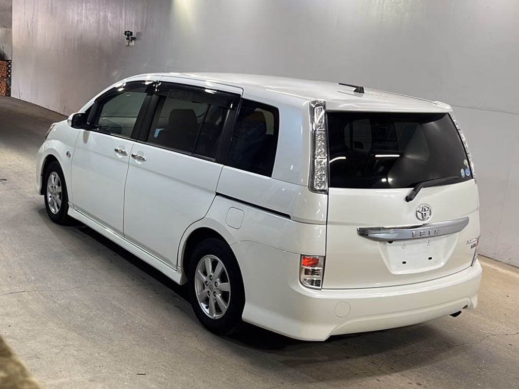 TOYOTA ISIS