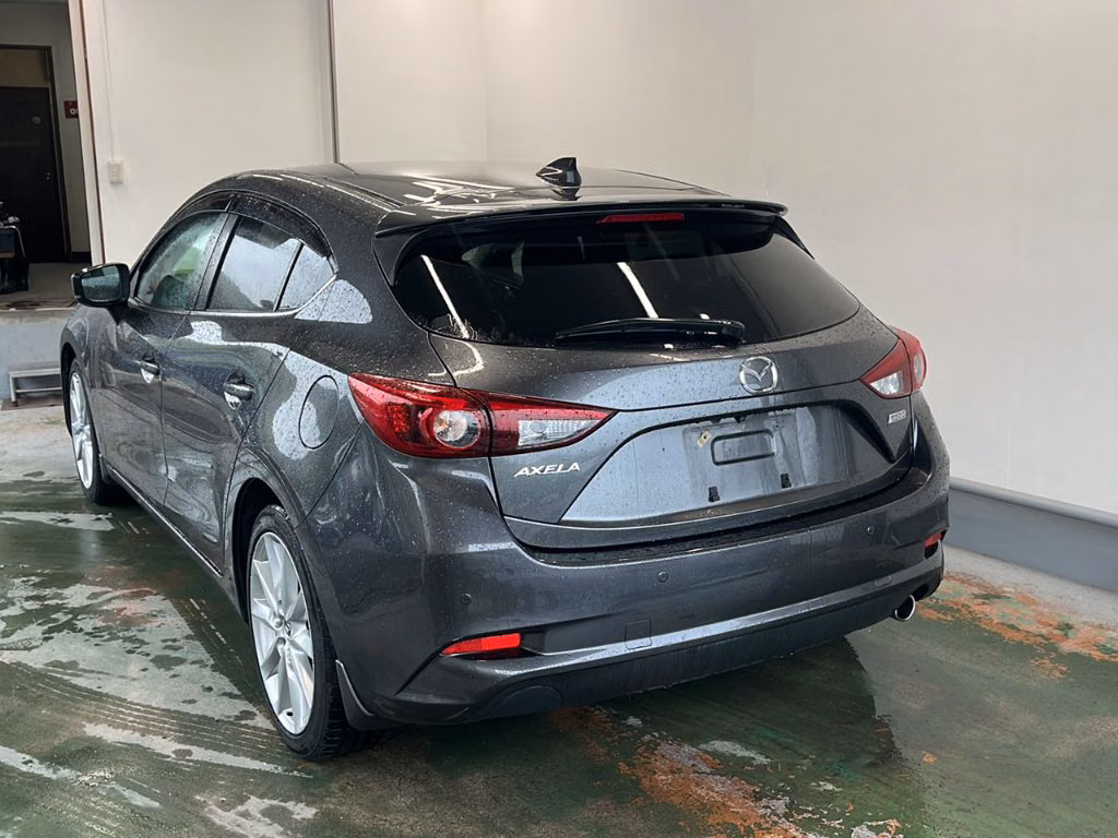 MAZDA AXELA