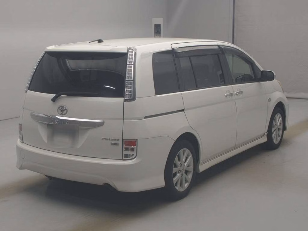 TOYOTA ISIS