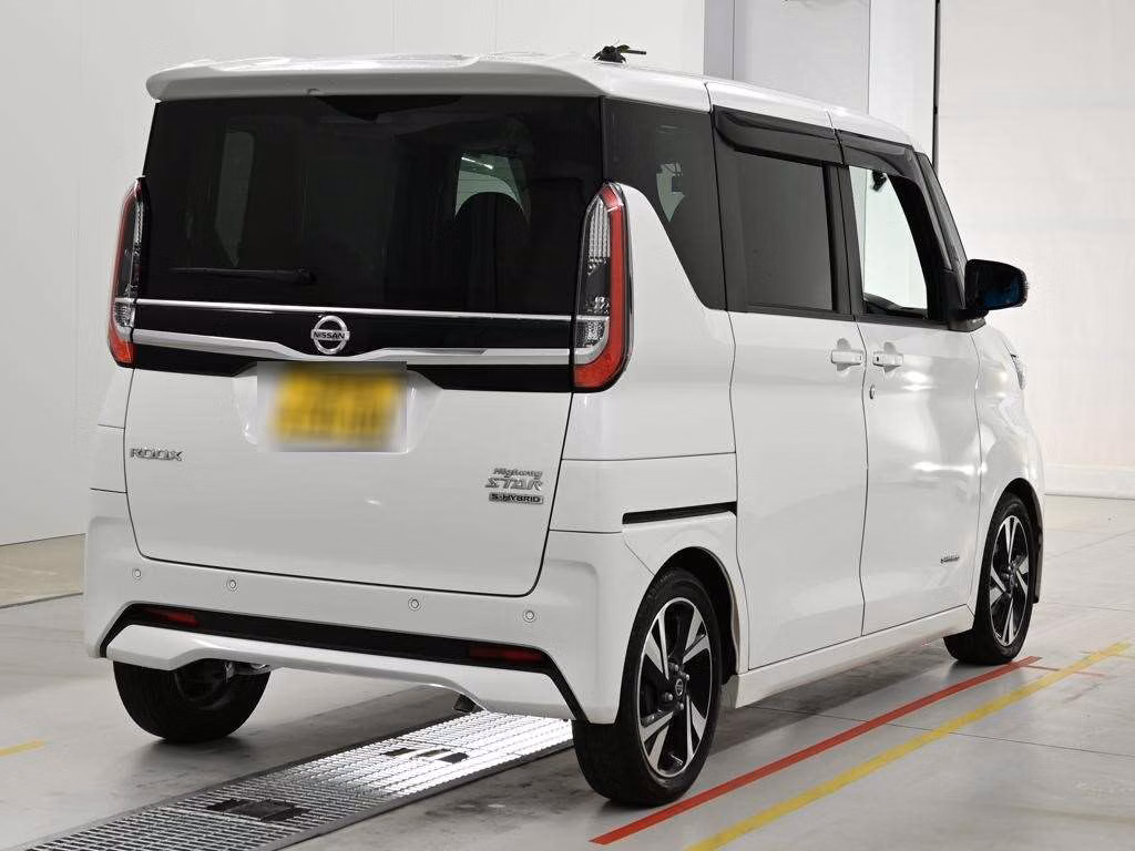 NISSAN ROOX