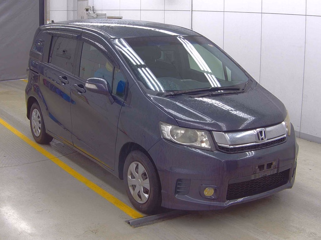 HONDA FREED SPIKE