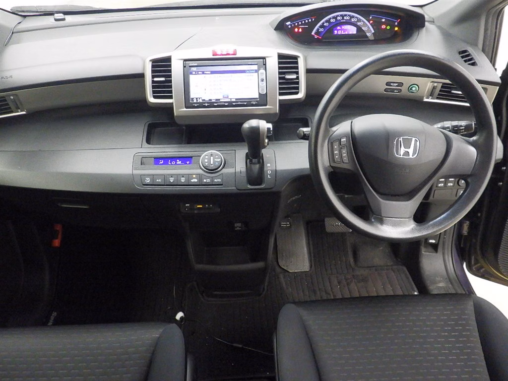 HONDA FREED SPIKE