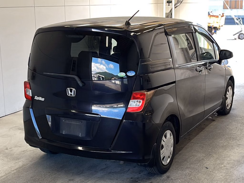 HONDA FREED SPIKE