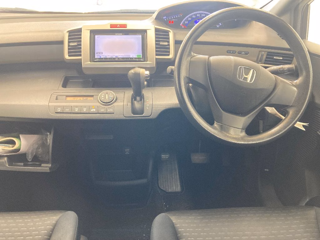 HONDA FREED SPIKE