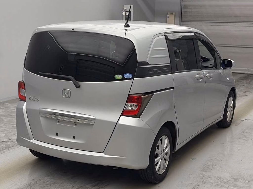 HONDA FREED SPIKE