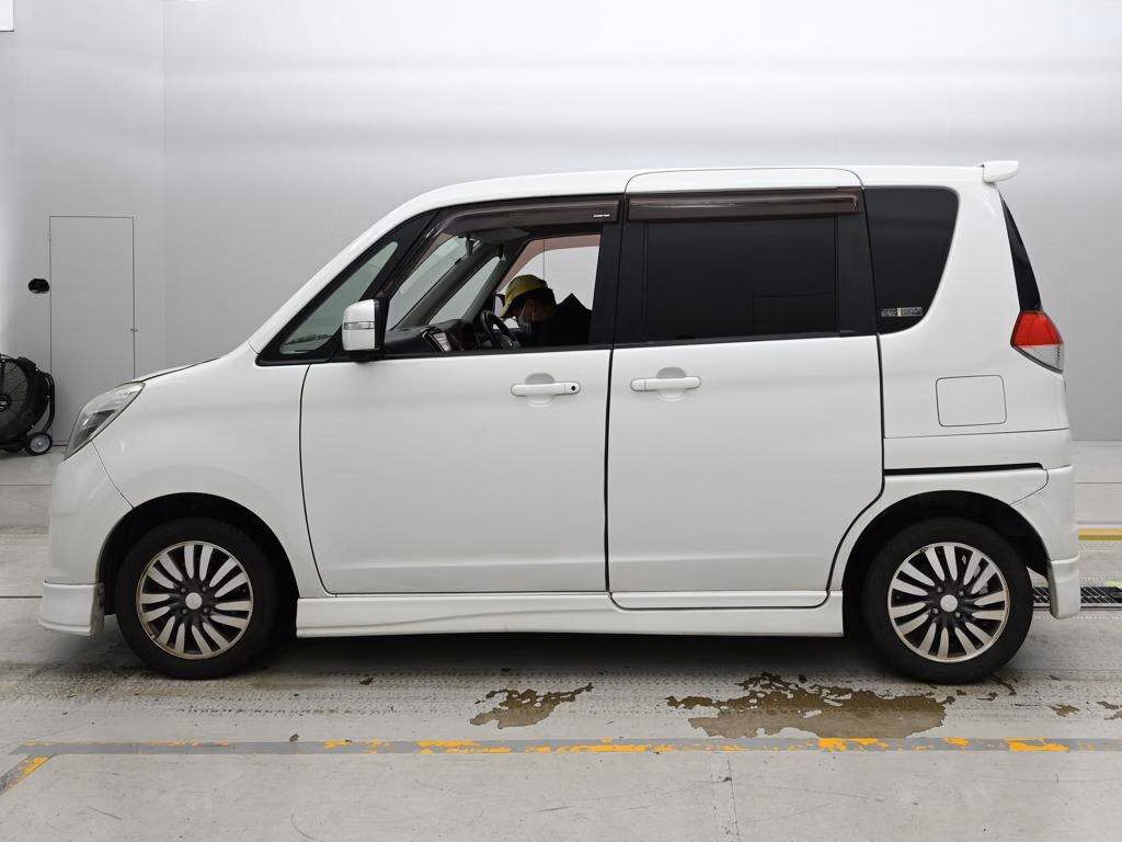 MITSUBISHI DELICA D:2