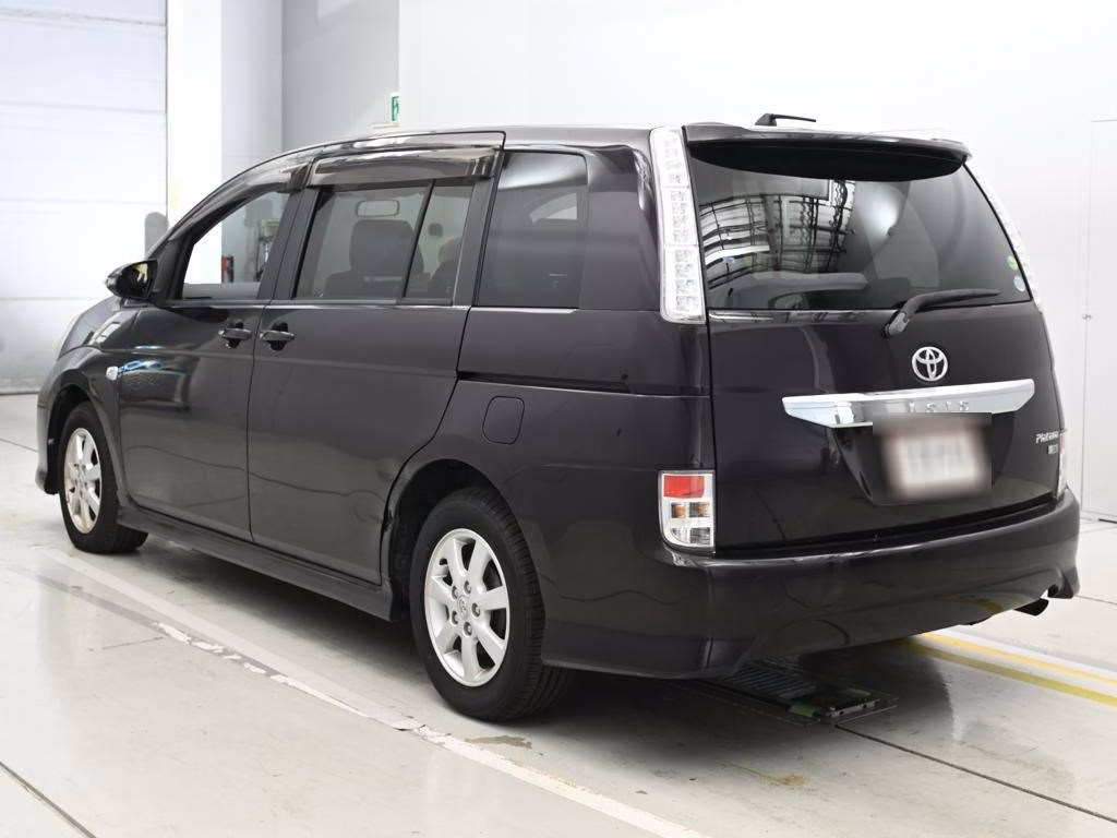 TOYOTA ISIS