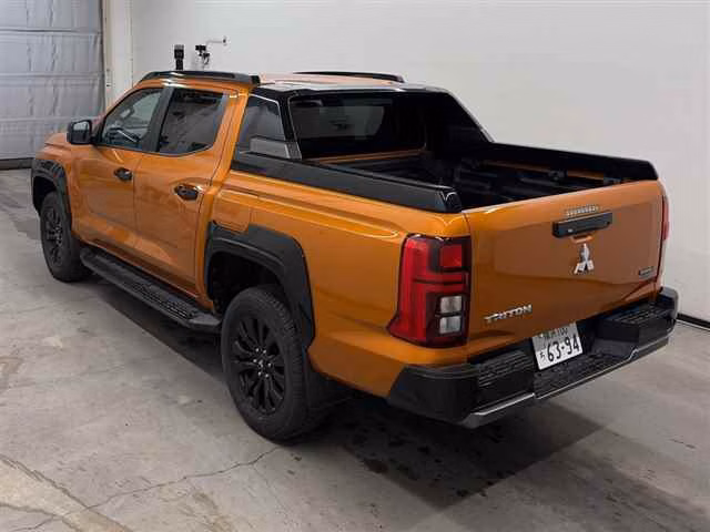 MITSUBISHI TRITON