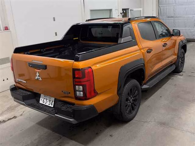 MITSUBISHI TRITON