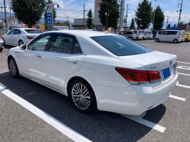 Toyota Crown Majesta