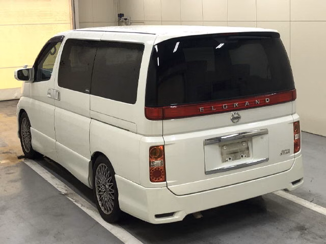 NISSAN ELGRAND