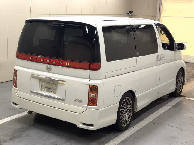 NISSAN ELGRAND