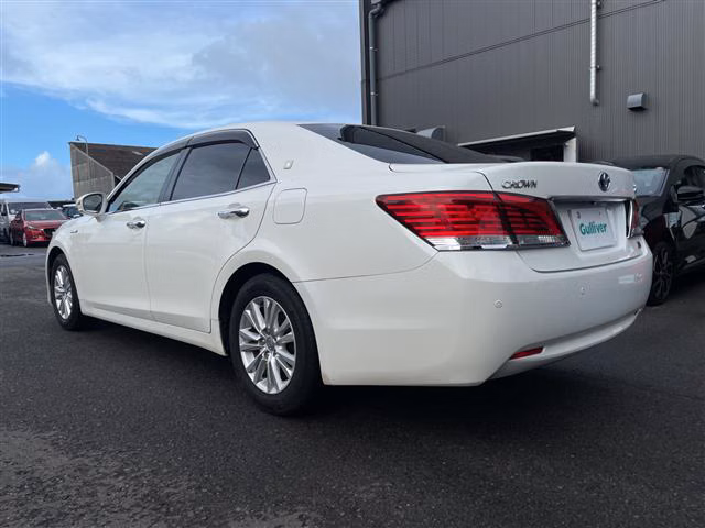 TOYOTA CROWN