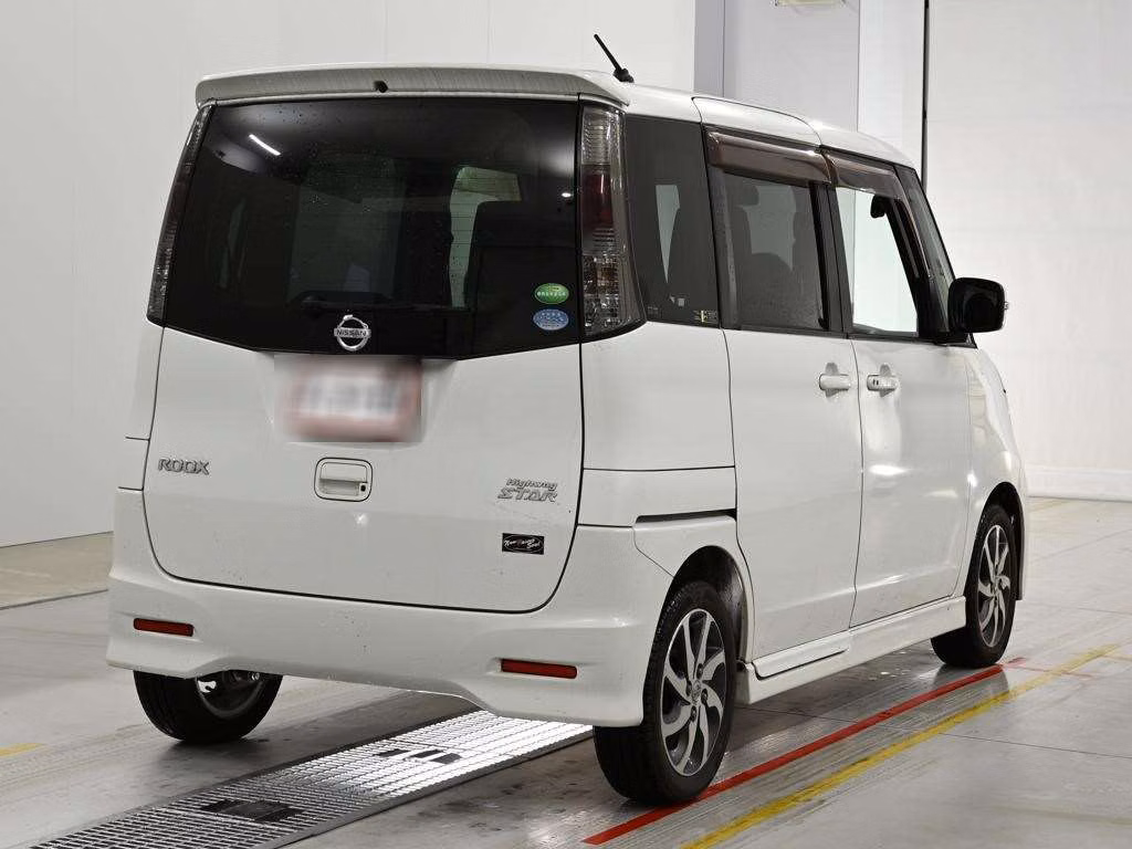 NISSAN ROOX