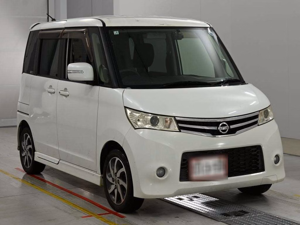 NISSAN ROOX