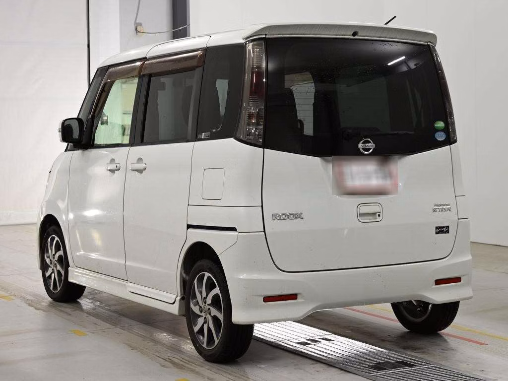 NISSAN ROOX