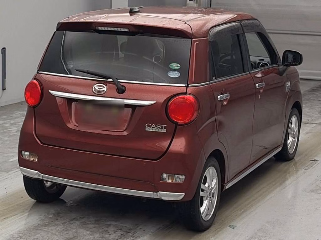 DAIHATSU CAST