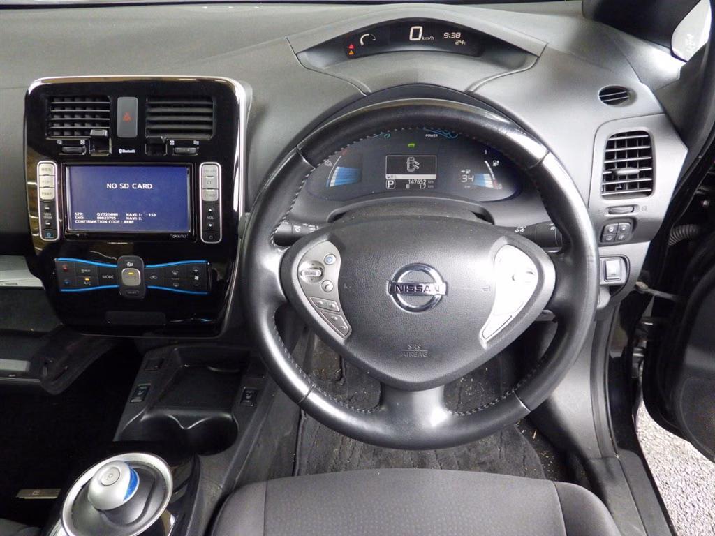 NISSAN LEAF