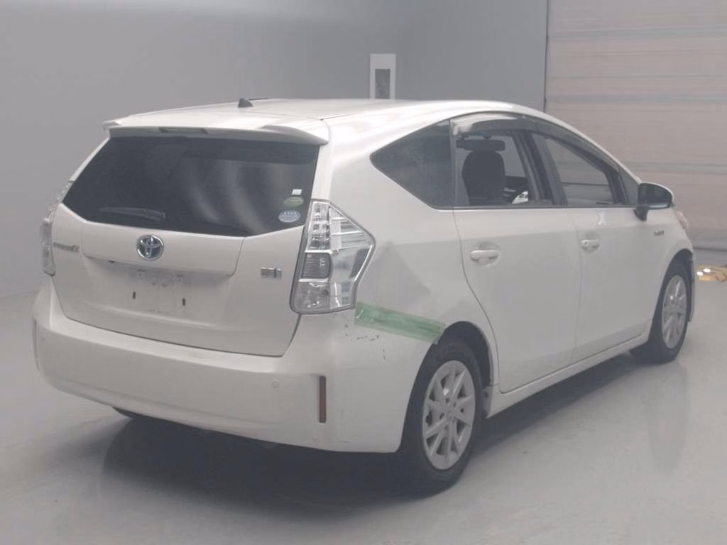 TOYOTA PRIUS ALPHA