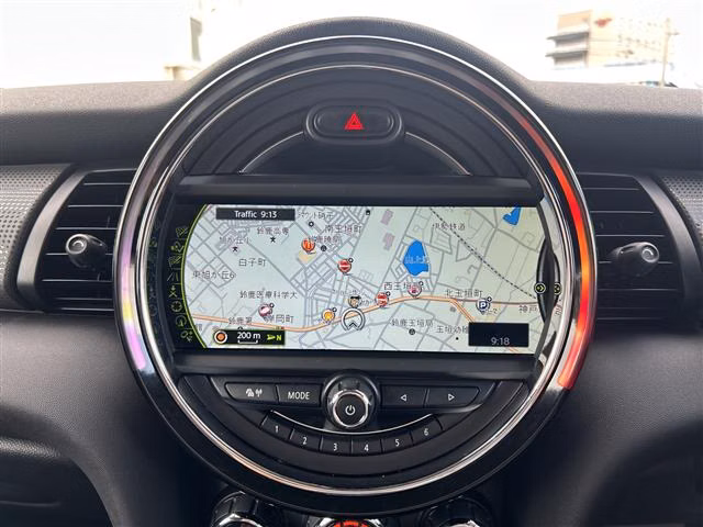 MINI HATCH