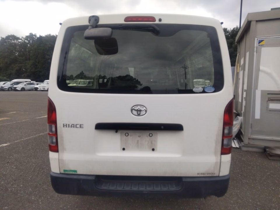 TOYOTA REGIUS ACE