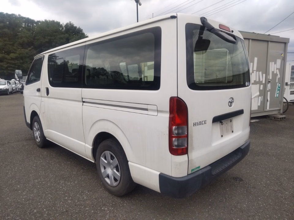 TOYOTA REGIUS ACE