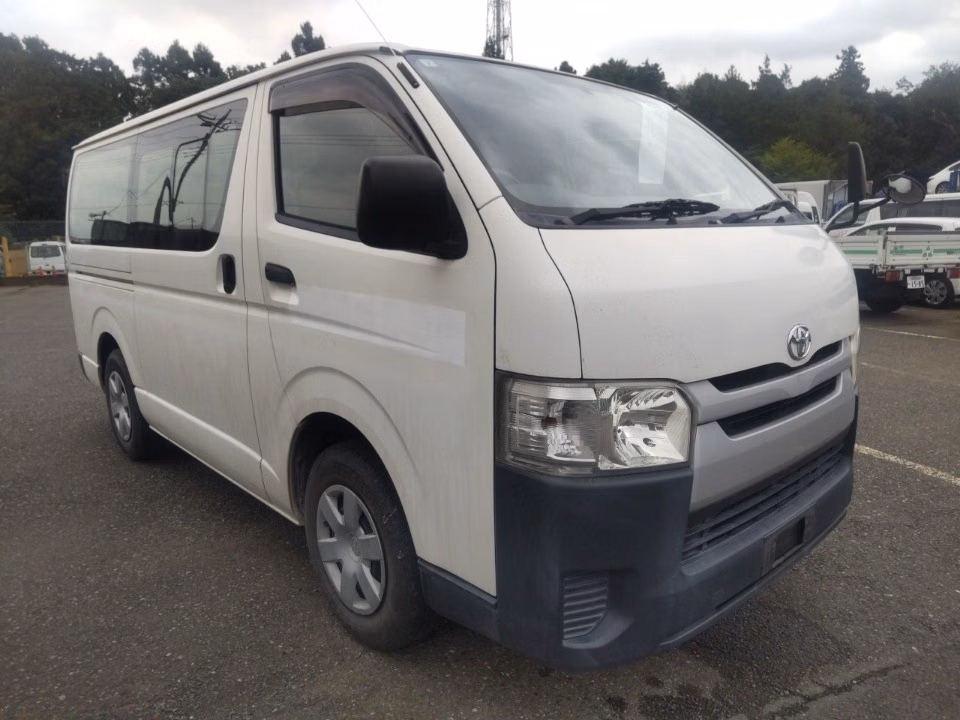 TOYOTA REGIUS ACE