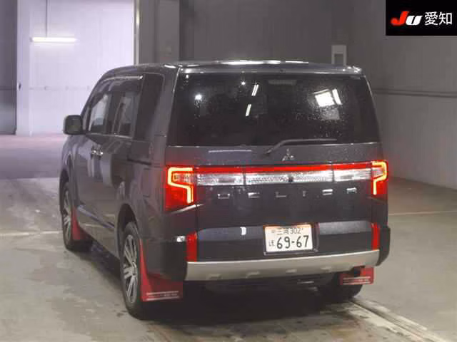 MITSUBISHI DELICA D:5
